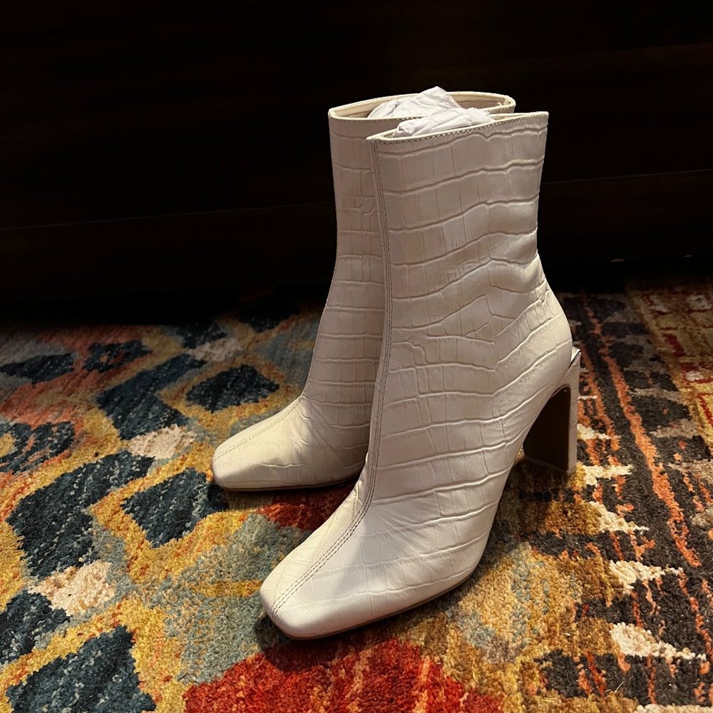 NWOB Dolce Vita Kelsie Croc Embossed Ankle Boots